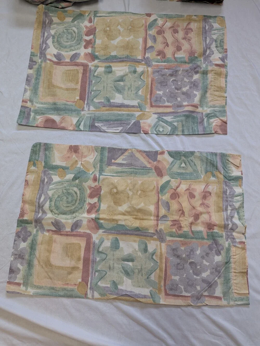 Vintage 90s Geometric Floral Beachy Print 4 Piece Sheet Set Queen Grannycore